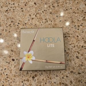 Benefit Hoola Lite Bronzer